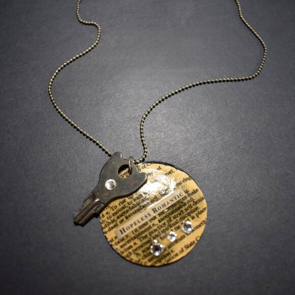 Hopeless Romantic handmade necklace with antique key and book page - Picture 4 of 4